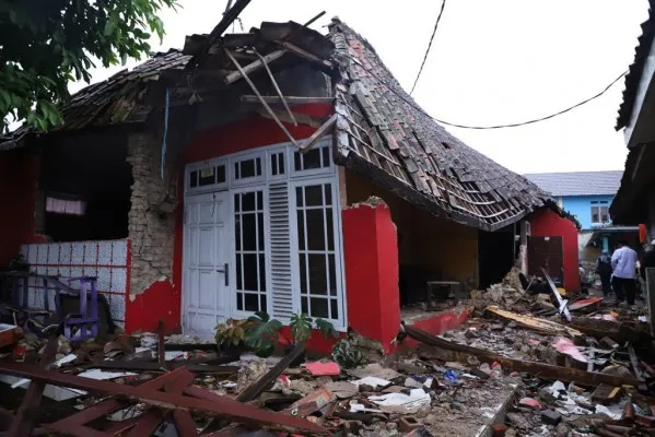 Foto : Suasana bangunan rumah warga pasca gempa bumi di Cianjur, Jawa Barat. (Ist.)