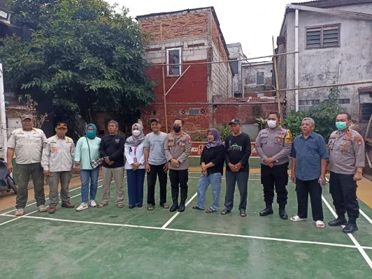 Foto : Kapolres Jaksel Kombes Ade Ary Syam Indradi bertemu warga RW 03 Kelurahan Petogogan, Kecamatan Kebayoran Baru, Jakarta Selatan. (Ist.)