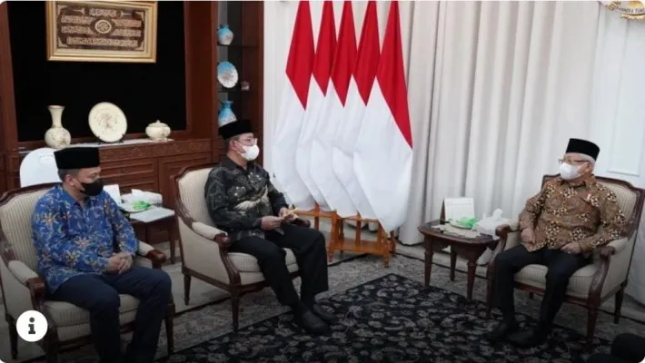 Foto : Wakil Presiden RI Ma'ruf Amin menerima audiensi Kepala Badan (Kaban) Litbang dan Diklat Kementerian Agama Suyitno, Rektor Universitas Terbuka Ojat Darojat, Rektor Universitas Nahdlatul Ulama (UNU) Yogyakarta Widya Priyahita, dan akademisi Rizqon Halal Syah Aji serta Ifan Haryanto, di Kediaman Resmi Wapres, Jalan Diponegoro No. 2 Jakarta Pusat, Senin (13/02/2023) kemarin. (Ist.)