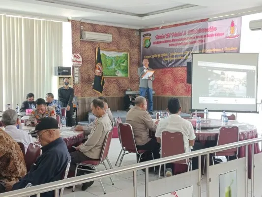 Pokdar Kamtibmas Polres Pelabuhan Tanjung Priok saat halal bihalal sesama anggota di Penjaringan, Jakut. (Ist)