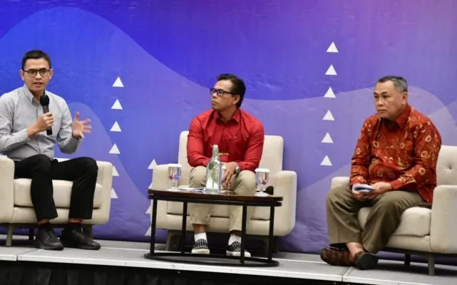 Susana  diskusi akreditasi Paud dan PNF. (rizal)