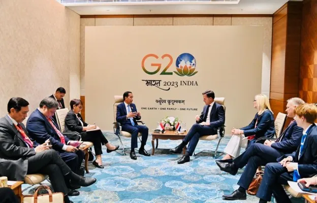 Foto: Presiden RI Joko Widodo dan Perdana Menteri Belanda Mark Rutte diskusi penguatan kerja sama ekonomi di sela-sela kegiatan KTT G20 New Delhi, India. (Ist.)