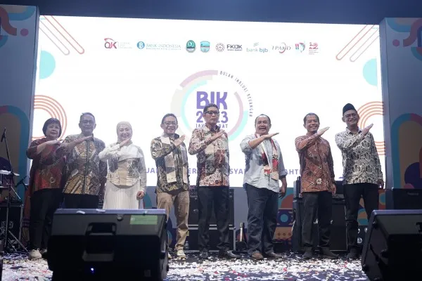 bank bjb saat menghadiri puncak Inklusi Keuangan di Jawa Barat. ist