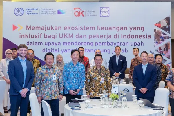 Foto: Kolaborasi Otoritas Jasa Keuangan (OJK) dan International Labour Organization (ILO) yang juga melibatkan berbagai stakeholder serta industri perbankan, gelar workshop dengan tema “Advancing an inclusive financial ecosystem that enables responsible digital wage payments for SMEs and workers in Indonesia” di Jakarta melibatkan Bank DKI. (Ist.)