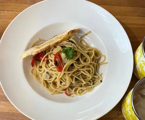 Resep Praktis Spaghetti Oriental Ala Chef Devina Hermawan, Rasanya Gurih Mirip Menu Pizza Hut. (Ist)