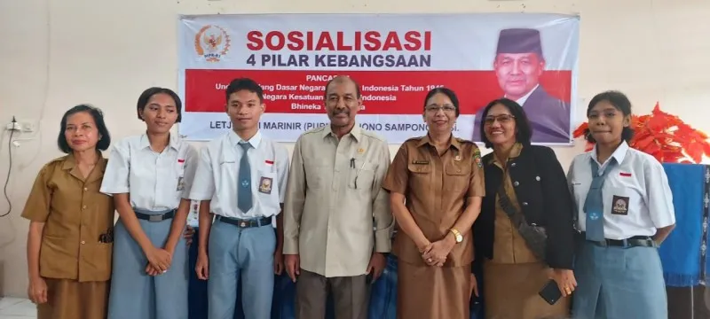 Foto: Wakil Ketua DPD RI Nono Sampono menggelar Sosialisasi Empat Pilar MPR RI di SMAN 12, Kota Ambon, Maluku. (Dok. DPD RI)