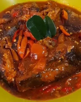 Resep Sarden Tumis Pedas, Menu Rumahan Sederhana untuk Santap Sahur (Instagram/DapoeromaVeetha)