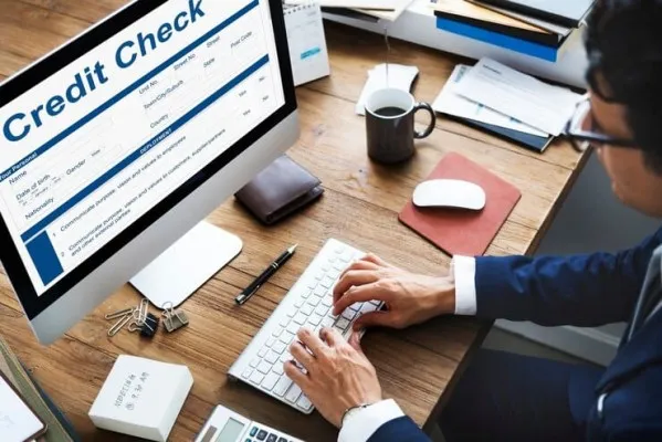 Pelajari cara mudah untuk mengecek BI Checking secara online lewat HP. (Freepik.com)