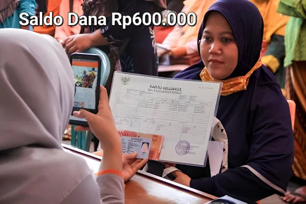 NIK e-KTP atas nama kamu telah terdeteksi menerima saldo dana Rp600.000 dari subsidi bansos PKH. (Poskota/Gabriel Omar Batistuta)