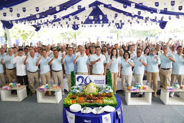 Foto: Seluruh jajaran Direksi Bank Mandiri peringati ulang tahun ke-26, sebar 260 titik pasar murah di seluruh Indonesia. (Dok. Bank Mandiri)