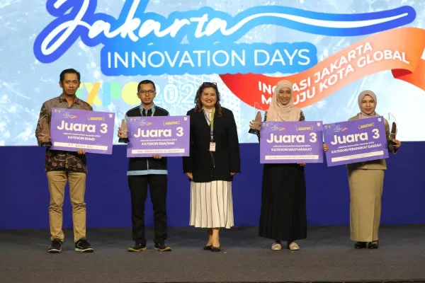 Foto: Bank DKI meraih penghargaan Jakarta Innovation Awards 2024 bagian inovasi Jakarta Tourist Pass. (Dok. Bank DKI)