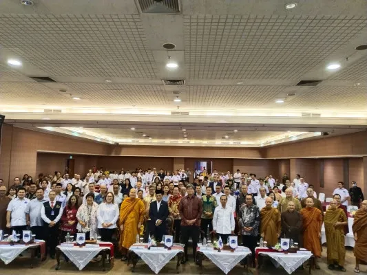 Foto: Menteri Agama (Menag) RI Nasaruddin Umar menghadiri Silahturahmi kebangsaan dengan Keluarga Cendekiawan Buddhis Indonesia (KCBI) di JIExpo Kemayoran, Jakarta Pusat. (Dok. Ditjen Bimas Buddha Kemenag)