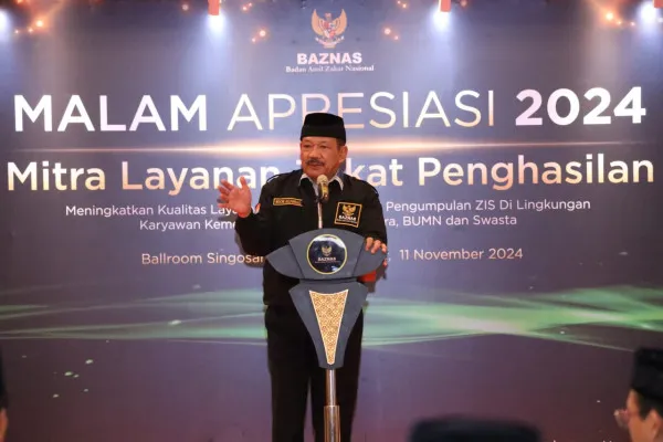 Foto: Ketua Baznas RI Prof. KH Noor Achmad saat menghadiri malam apresiasi 2024 mitra layanan Zakat Penghasilan. (Dok. Baznas)