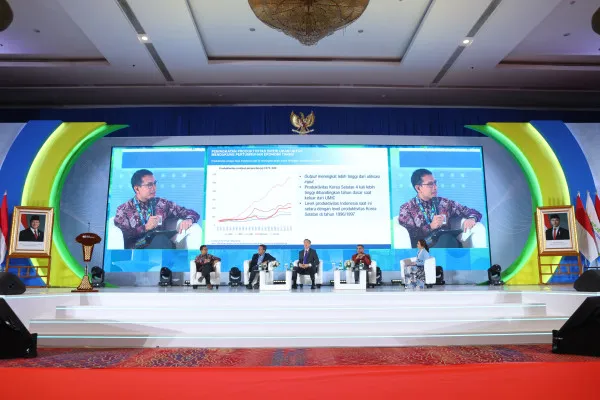 Foto: Diskusi pada Social Security Summit 2024, Jakarta kemarin, Staf ahli bidang pengeluaran negara Kementerian Keuangan (Kemenkeu) JHT jadi cara pekerja hidup layak di hari tua. (Dok. BPJS Ketenagakerjaan)