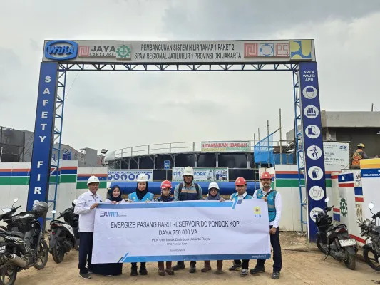 Foto: Tim PLN Unit Induk Distribusi Jakarta Raya berhasil memasok listrik proyek pembangunan Reservoir DC Pondok Kopi, Jakarta Timur. (Dok. PLN)