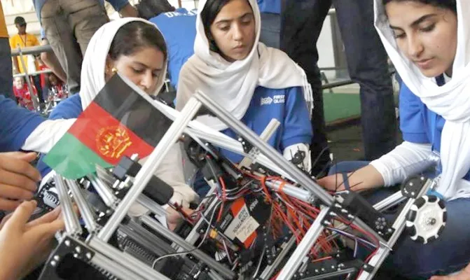 Tim robotik perempuan Afghanistan berhasil dievakuasi ke Mexico dan Qatar. (Foto/fb@afghangirlsroboticsteam)