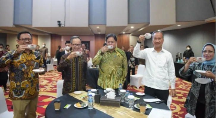 Menko Bidang Perekonomian Airlangga Hartarto padaacara Opening Ceremony Indonesia Premium Coffee Expo & Forum 2022.(Ist)