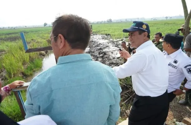 Mentan Amran Sulaiman di Desa Padang Kecamatan Bati-Bati, Kabupaten Tanah Laut. (ist)