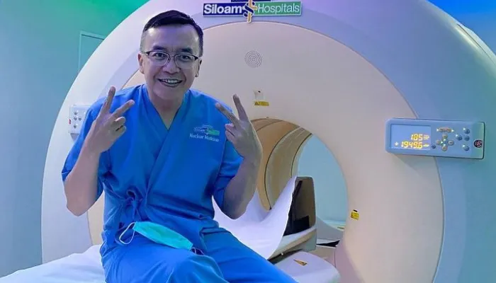 Pemeriksaan PET Scan, tes yang Dijalani Ari Lasso Usai Sembuh dari Kanker Limfoma. (Instagram/@ari_lasso)