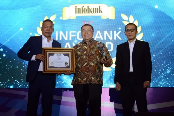 bank bjb saat menerima awarding. ist