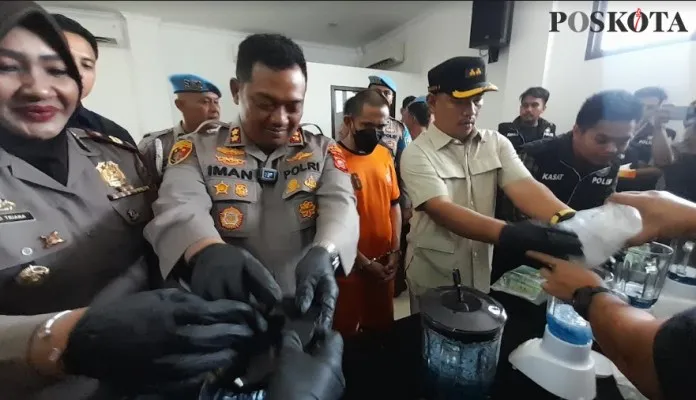 Dapati 5,3 Kg dan 5.000 Pil Ekstasi Dari Satu Pelaku, Polisi Musnahkan Barang Bukti (Panca Aji)