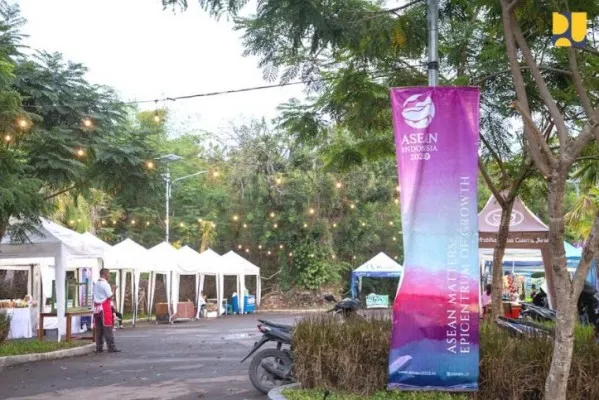 Batu Cermin Labuan Bajo yang menjadi lokasi pameran budaya. (ist)