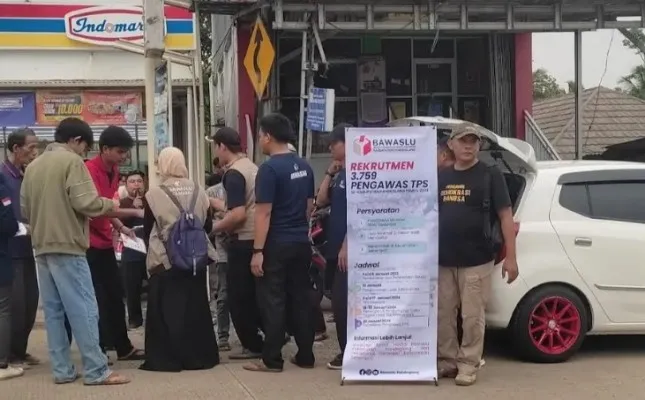 Jajaran Bawaslu Pandeglang saat sosialisasi rekrutmen PTPS. (Foto: Ist).