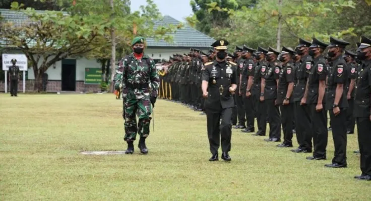 136 Bintara remaja TNI AD TA. 2021/2022 (OV) dilantik Pangdam XVI/ Pattimura, Mayjen TNI Richard Tampubolon .(Ist)