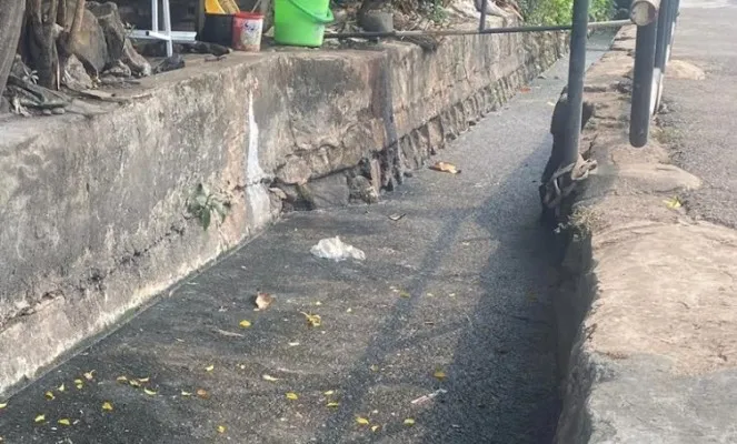 Warga Kedoya Utara buang tinja ke selokan karena tidak punya septictank. (Ist)