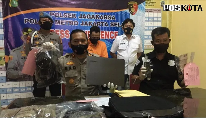 Polsek Jagakarsa Meringkus Pelaku Maling Laptop keluarga pasien RS Zahira, Jagakarsa, Jaksel. adji