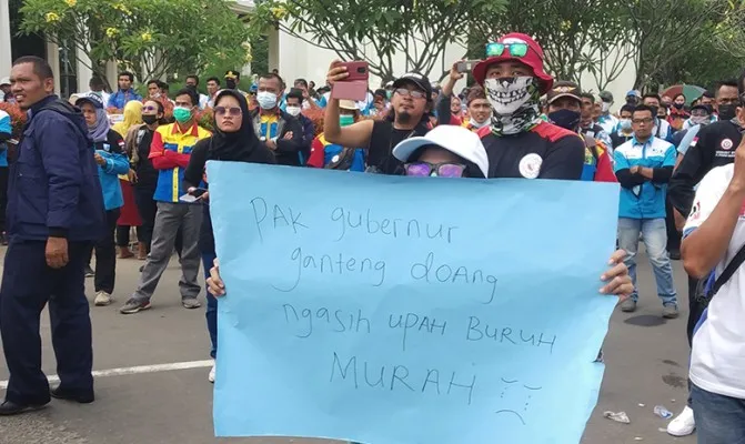 10.000an buruh bakalan sepakat mogok kerja lima hari, semua industri di Banten dipastikan berhenti beroperasi. (Foto/luthfi) 