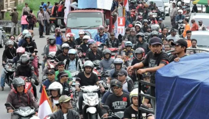 Aksi demonstrasi ribuan buruh PT Freeport pada 2018 di Mimika Papua.