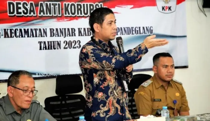 Tim penilai program desa anti korupsi dari KPK saat berkunjung ke Desa Bandung Pandeglang. (Ist).