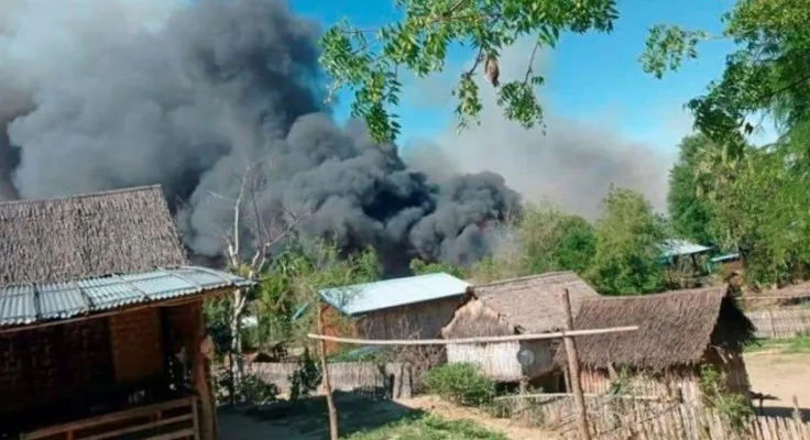 Junta militer Myanmar bakar desa Kinma.(Ist)