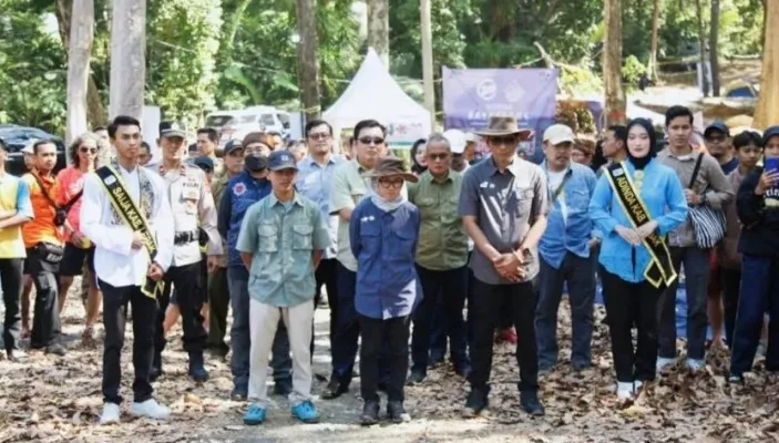 Bupati Lebak bersama jajarannya saat menghadiri acara Festival Sawarna. (Foto: Ist).