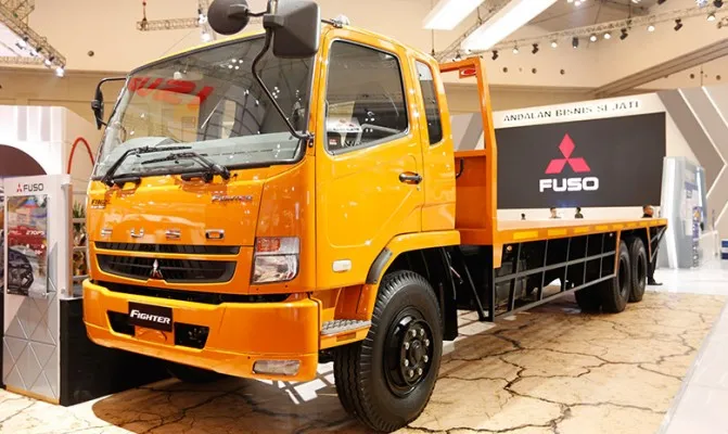 Gebyar Tengah Tahun Mitsubishi Fuso dengan berbagai keuntungan. (Foto/ktb)