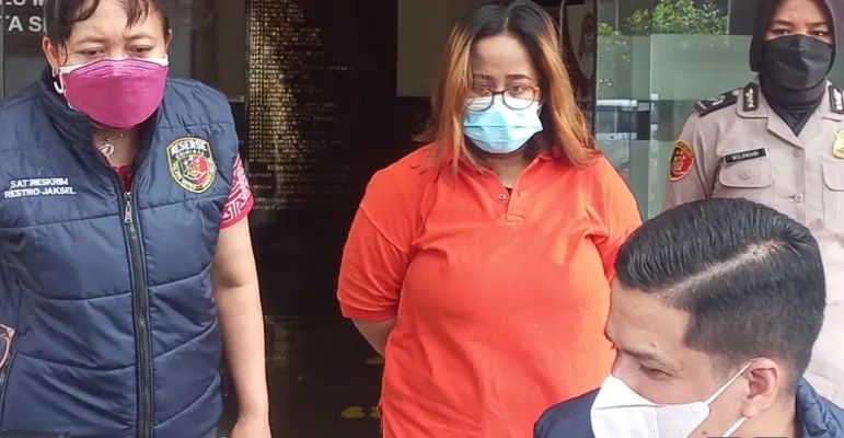 AWR, 20, mami yang menjual remaja 15 tahun diringkus petugas Polres Jakarta Selatan.(dok.polisi)