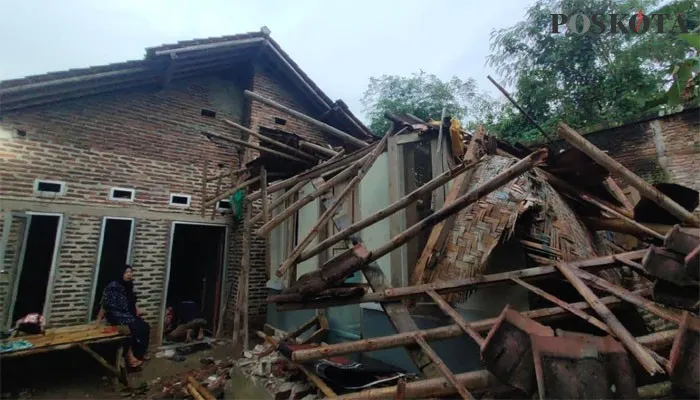 Rumah warga Lebak rusak akibat gempa 6,6 Magnitudo. (foto: yusuf)