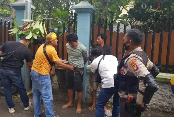 Penggerebekan kampung bahari,Satbarkoba Polres Metro Jakut.( Rizki)