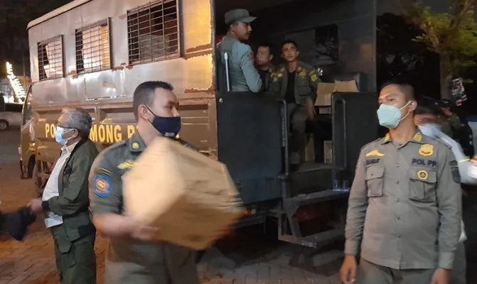 Belum lama digeruduk Polsek Cileungsi, Agen Minuman keras di Wilayah Metland, Kecamatan Cileungsi, Kabupaten Bogor kembali beroperasi. (Foto/polsekcileungsi)