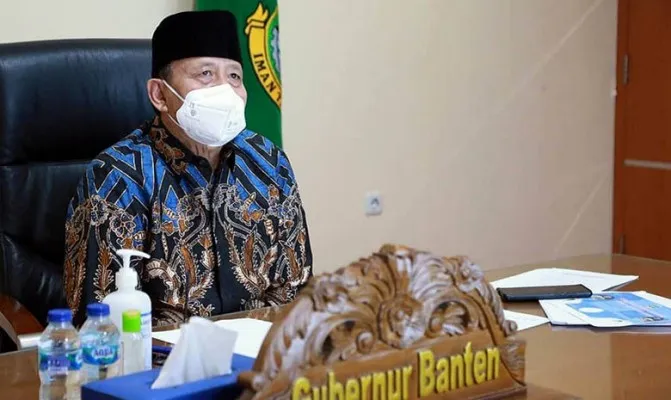 Gubernur Banten Wahidin Halim, antisipasi penyebaran varian Omicron di Banten, warga baru datang dari luar negeri wajib karantina 10-14 hari. (Foto/pemprovbanten)