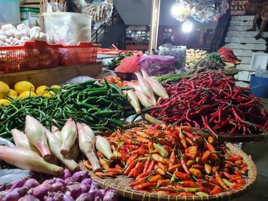 Sayur mayur di Pasar Tomang Barat Grogol Petamburan, Jakarta Barat. (Poskota.co.id/Pandi Ramedhan)