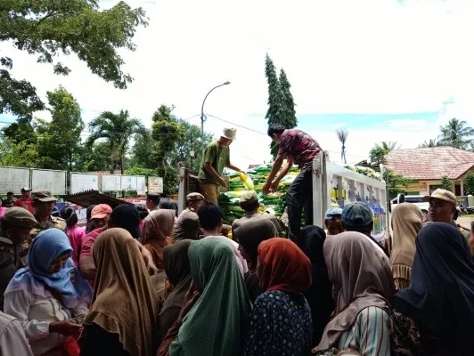 Operasi pasar beras oleh Tim Satgas Pangan Kabupaten Serang saat harga beras melonjak tinggi.(Istimewa)