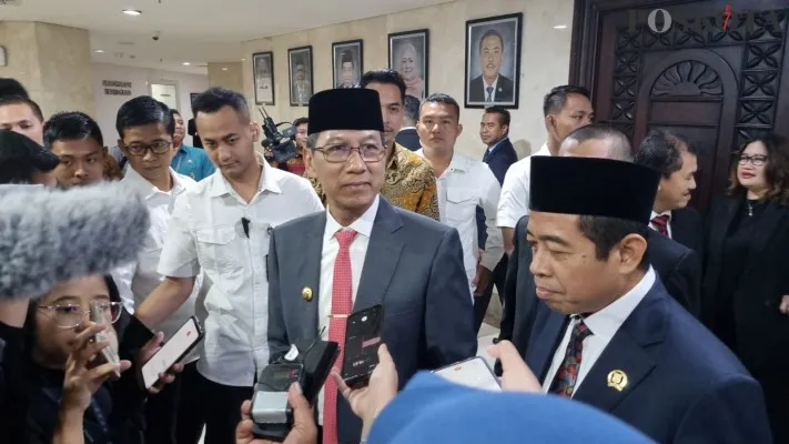 Pj Gubernur DKI Jakarta, Heru Budi Hartono ditemui awak media di Balai Kota Jakarta. (Poskota.co.id/Pandi Ramedhan)