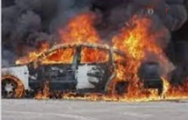 Ilustrasi mobil Terbakar. (foto: dok. poskota)