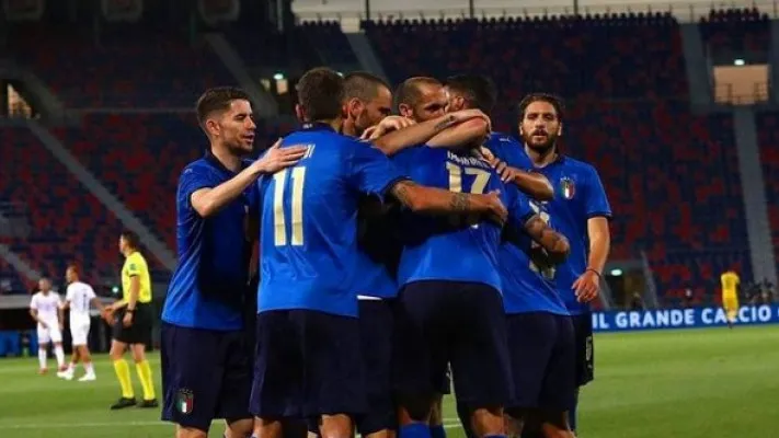 Timnas Italia lolos ke 16 besar Euro 2020 sebagai jawara Grup A dengan poin sempurna. (foto: instagram/@azzura_figc)