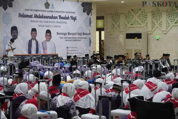 Pelepasan jemaah haji asal Kabupaten Tangerang, Banten. (Poskota.co.id/Veronica Prasetio)