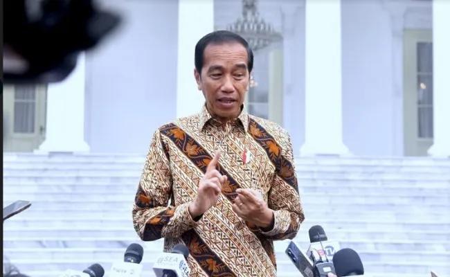 Presiden Joko Widodo saat saat menyampaikan ucapan duka untuk almarhum Doni Monardo. (biro pers)