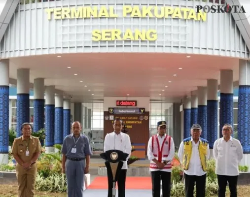 Presiden Jokowi saat meresmikan Terminal Pakupatan (Foto: Bilal)