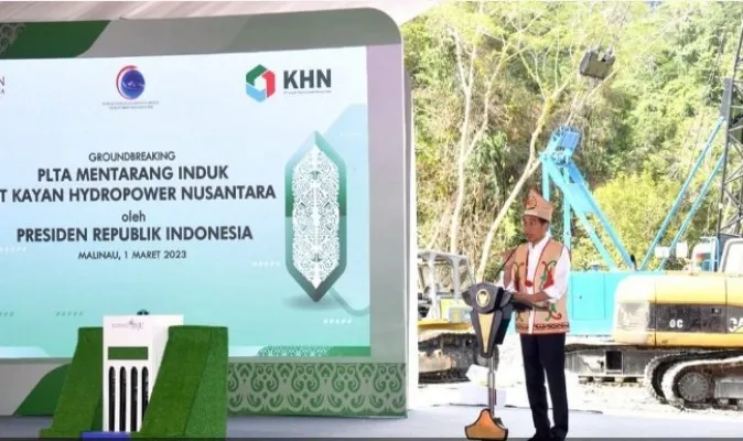 Presiden Jokowi, Rabu (1/3/2023)  meresmikan peletakan batu pertama (groundbreaking) Proyek Strategi Nasional (PSN) Pembangkit Listrik Tenaga Air (PLTA) Mentarang Induk di Kabupaten Malinau, Kalimantan Utara. (biro pres)